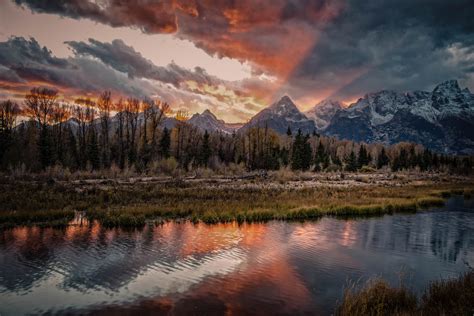 Spend Fall Chasing Wildlife And Colors In Grand Teton National Park