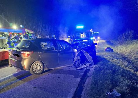 Wypadek na drodze wojewódzkiej Na odcinku Olędzkie Świrydy czołowo