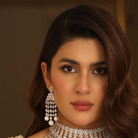 Kubra Khan Featured In Fahad Hussayns Latest Bridal Collection 2024