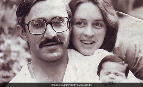 Nafisa Ali Share His Throwback Pic With A Dedicated Note For Her Eldest Daughter Armana कैंसर