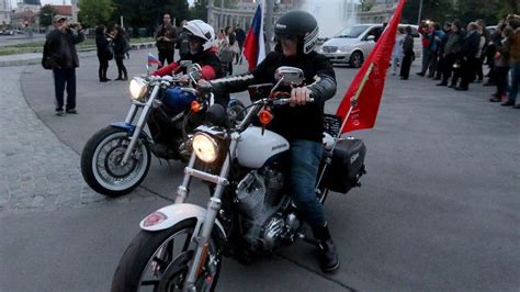Pro Putin Bikers Lay Wreath At Russian Monument In Vienna En Route To Berlin Fox News
