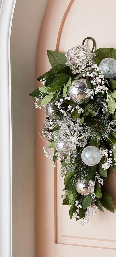Official white house christmas decorations 2020 ideas. Silver and White Christmas Ornaments in 2020 | White ...