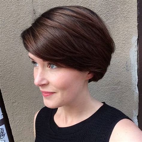 35 Brilliant Ways To Style Short Brown Hair Hairstylecamp
