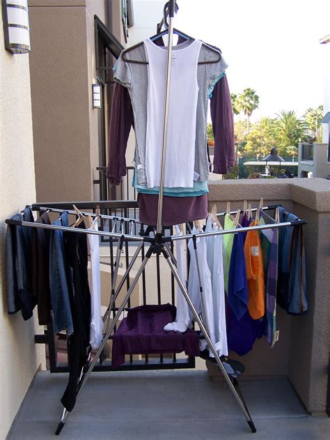 See more ideas about drying rack, hanging drying rack, clothes drying racks. Hanging out laundry to dry: even in a dorm room - Treading ...