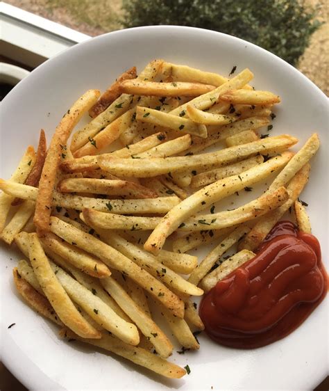 Plate Of Fries With Ketchup For 189 Calories R1200isplenty