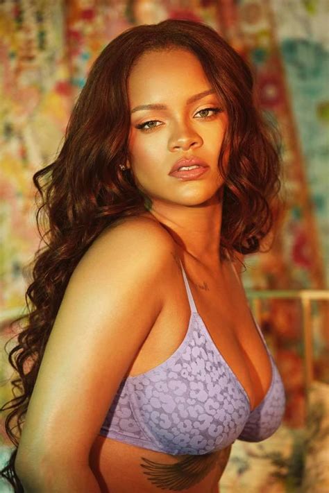 Rihanna A Publicat Imagini Fierbin I Din Dormitor Vedeta A Pozat N