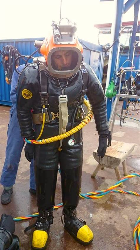 Commercial Divers And Their Gear Diving Gear Deep Sea Diving Diver