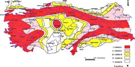 Depremi yaşayan vatandaşlar kendilerini korkuyla sokağa atarken, türkiye'nin diğer yerlerinde yaşayan vatandaşlar yaşadıkları il, ilçe ve bölgelerin deprem riski taşıyıp taşımadığını merak ediyor. Türkiye'de kaç deprem fay hattı var? İşte fay hattı ...