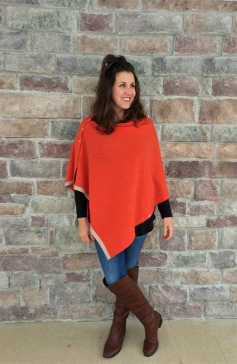 what i wore real mom style orange poncho outfit momma in flip flops
