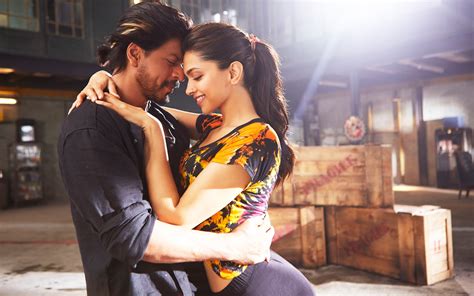 Deepika Shah Rukh Khan In Happy New Year Movie Wallpaper Hd Indian Celebrities Wallpapers K