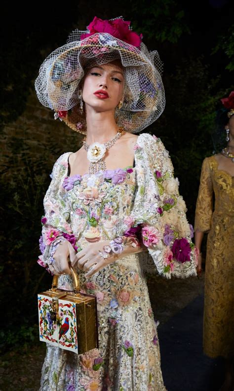 Hanny Peschanel Walking Dolce Gabbana Alta Moda Show Mirrrs Models