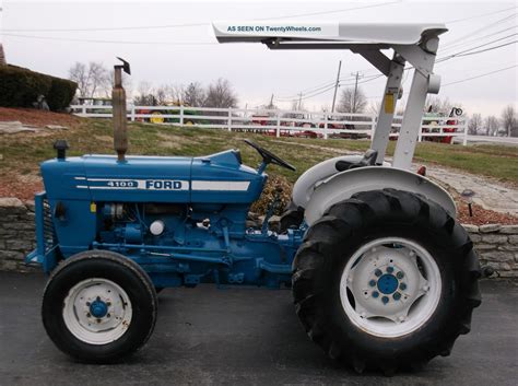4100 Ford Tractor