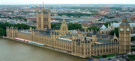 El Palacio De Westminster Es La Sede Del Parlamento Británico