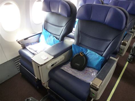 Enjoy extreme comfort and great leg. Malaysia Airlines Boeing 737-800 New Business Class Seat ...