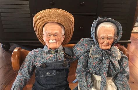 Porcelain Set Of 2 Dolls Grandma And Grandpa 1955425123