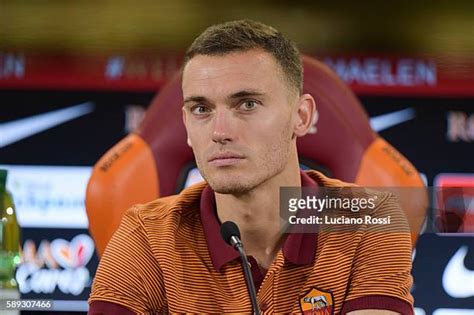 roma unveils new signing thomas vermaelen photos and premium high res pictures getty images