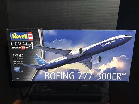 Revell 04945 Boeing 777 300er Model Kit Nib 1144 Scale 3890391134