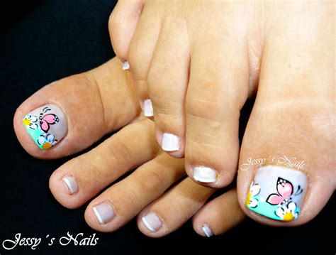 Así como a cualquier chica coqueta le gusta. uñas con mariposas y flores #pies #uñas #nailart | Uñas pies, Uñas y Diseños de uñas pies