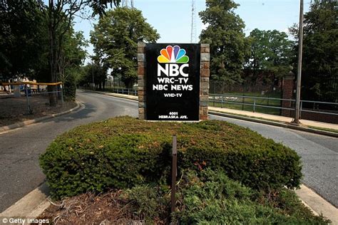 Naked Man Arrested After Running Into Nbc News Dc Office Daily Mail