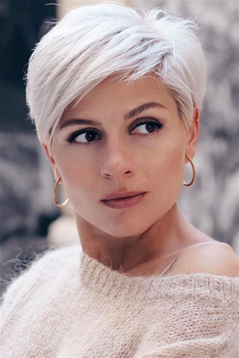 Short haircuts don't have to be boring. 25 Beautiful Short Hairstyles for Thick Hair ...