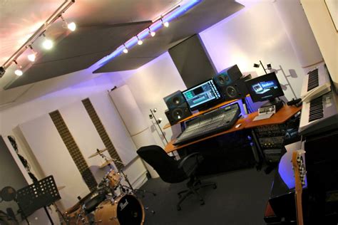 Learn How You Can Build And Soundproof A Recording Studio From A Garden