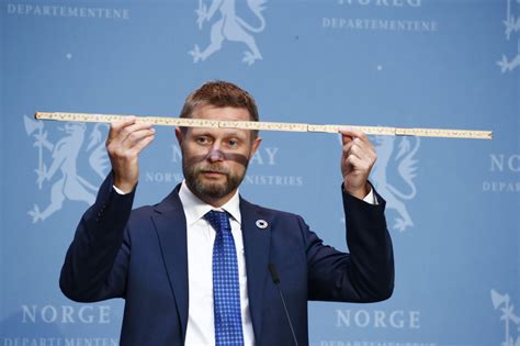Bent høie fikk overrakt underskrifter fra barnelege. Arbeidere fra EU/EØS kan jobbe i karantenetiden - Document