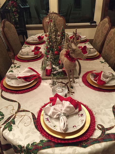 Christmas Dining Table, Christmas Table Settings, Christmas Tablescapes
