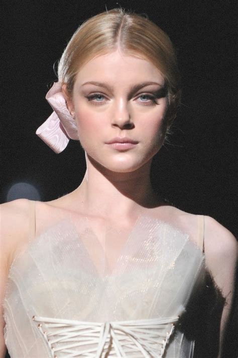 Thumbspro Deauthier Jessica Stam Dolce And Gabbana Ss 2009