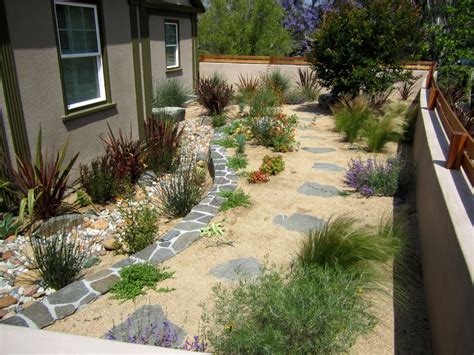 17 Best Images About Xeriscape Designs On Pinterest Agaves Front