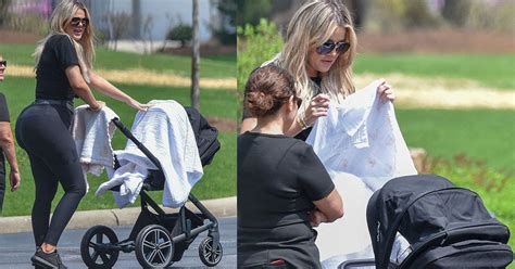 Khloe Kardashian Photographiée Avec Son Bébé True Dans Un Parc De
