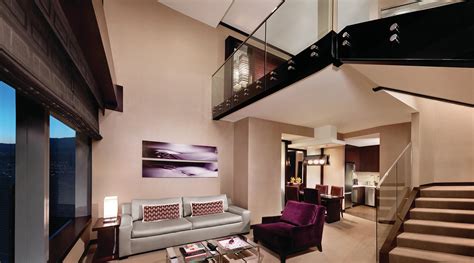 The hotel that has the most 2 bedroom suites is hotel plaza athenee. Two Bedroom Hotel Suites - Vdara Hotel & Spa