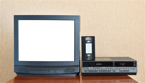 1500 90s Television Set Stock Photos Pictures And Royalty Free Images