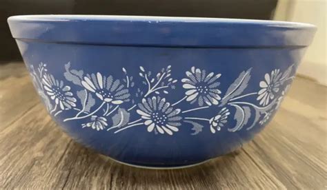 Vintage Pyrex Colonial Mist Dark Blue White Daisy Flowers Mixing Bowl