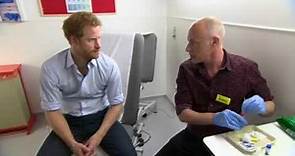 El Príncipe Enrique de Inglaterra se hace prueba del VIH