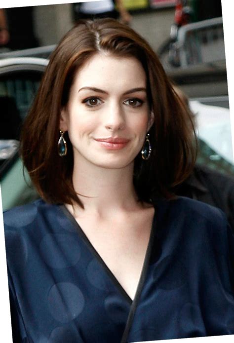 2021 Latest Anne Hathaway Medium Hairstyles