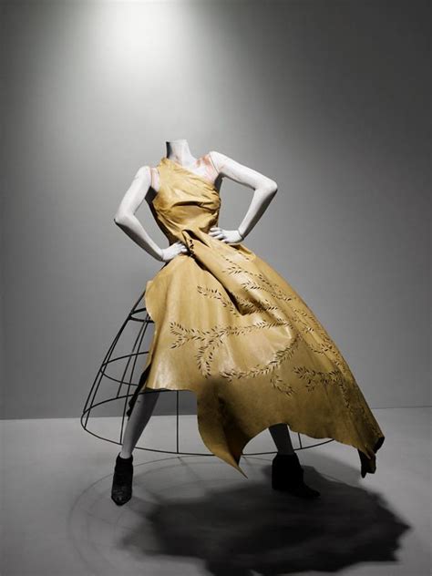 Avant Garde Dresses By Alexander Mcqueen Style Pantry Mcqueen