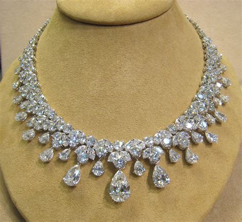 Diamond Jewelery Engagement Wedding Rings Earrings Fashion Designs Gem