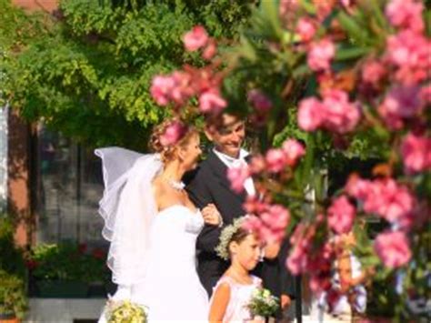 Do you need an affordable wedding insurance policy? Compare Cheap Wedding Insurance