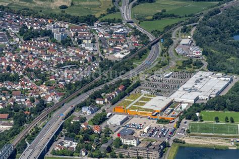 Luftaufnahme Wörth am Rhein Gebäude des Einkaufszentrum
