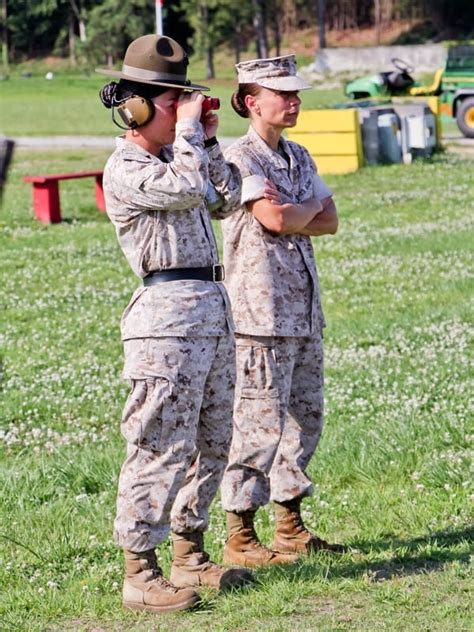 Cheered By Pentagons Decision Female Marines Turn Focus Toward