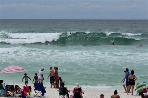 Can you surf in Destin Florida? 2