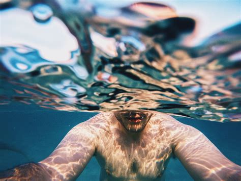 Best Tips And Techniques For An Underwater Portrait Shoot