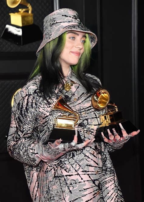 Billie Eilish Nicki Minaj Youtubers Grammy Outfits Bae Wavy Hair