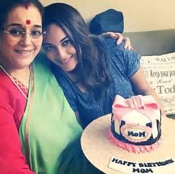 Sonakshi Sinha And Her Mother Sharing Some Personal Moments Sonakshi Sinha Personal Photo