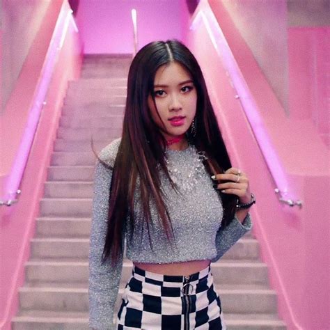 10 Dark Haired Blackpink S Rosé Moments That Will Make You Wish She D