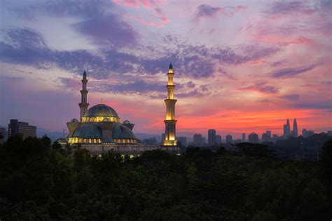 Masjid wilayah persekutuan is located in kuala lumpur. Masjid Wilayah Persekutuan At Sunrise A Public Mosque In ...