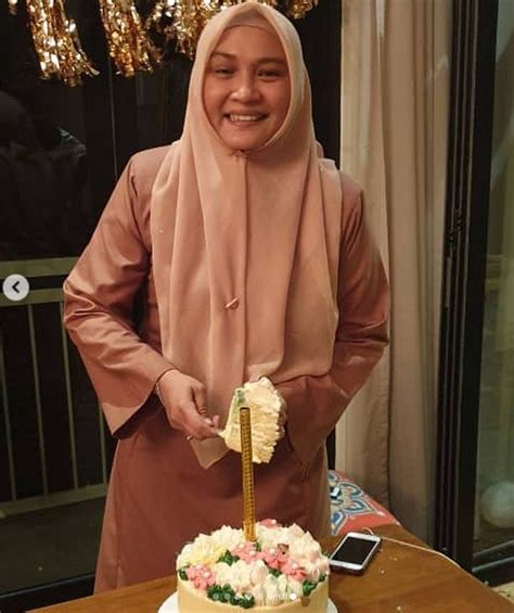 Pelakon nabila huda menempelak status yang ditulis ibu tirinya, norhasniza hassan atau norish yang dilihat seolah menyindir ucapan hari bapa nabila huda kepada bapanya. MYARTIS.COM | MYARTIS | MY | ARTIS: 6 GAMBAR - SAAT NABILA ...