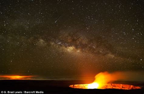 Kilauea Volcano Photographer G Brad Lewis Gets Dangerously Close To 2
