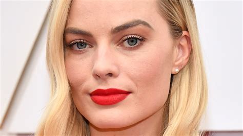 Margot Robbie Confirms Female Led Pirates Of The Caribbean Film Is Dead