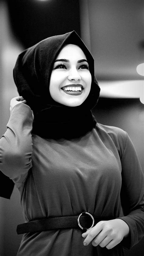 KÜbra KuŞ Hijab Fashion Black Hijab Beautiful Hijab